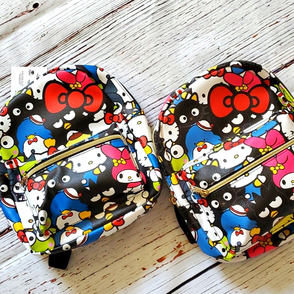 🆕️ CUTE SANRIO HELLO KITTY AND FRIENDS MINI BACKPACK 🖤💕